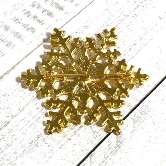 Snowflake Brooch Gold Tone Rhinestone Center 2 Inch Width - Picture 5 of 5